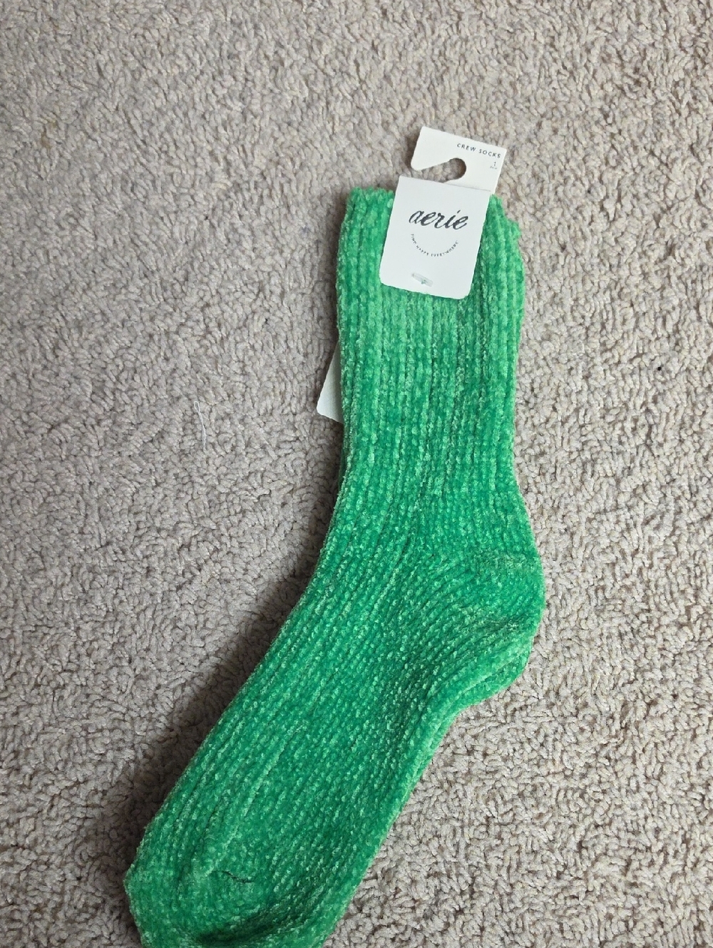 NWT aerie Bright Green Soft Crew Socks